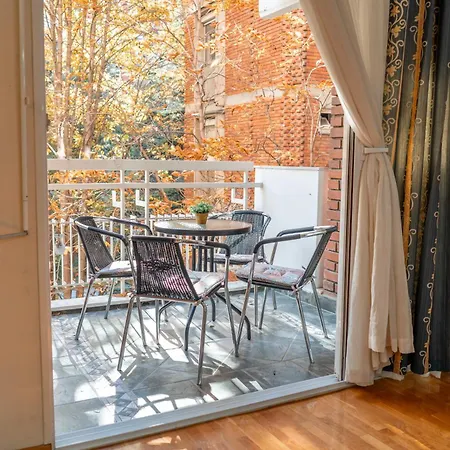 Apartamento Favorite Family & Dining Gem In Skopie Exterior foto