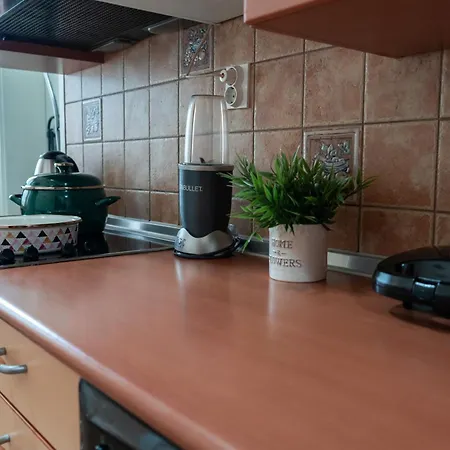 Apartamento Favorite Family & Dining Gem In Skopie Exterior foto