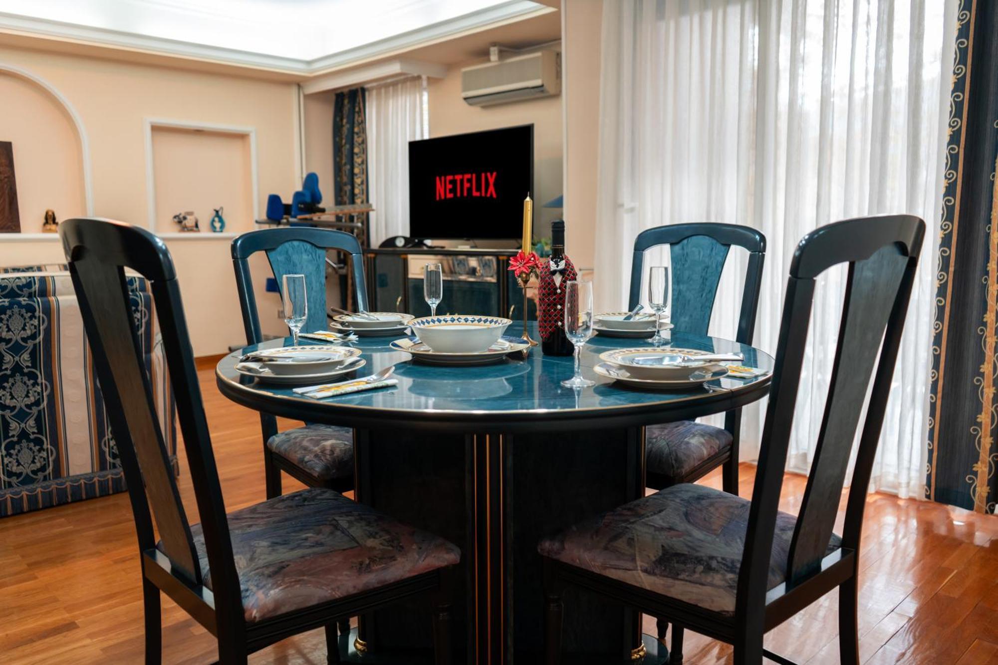 Apartment Favorite Family & Dining Gem In